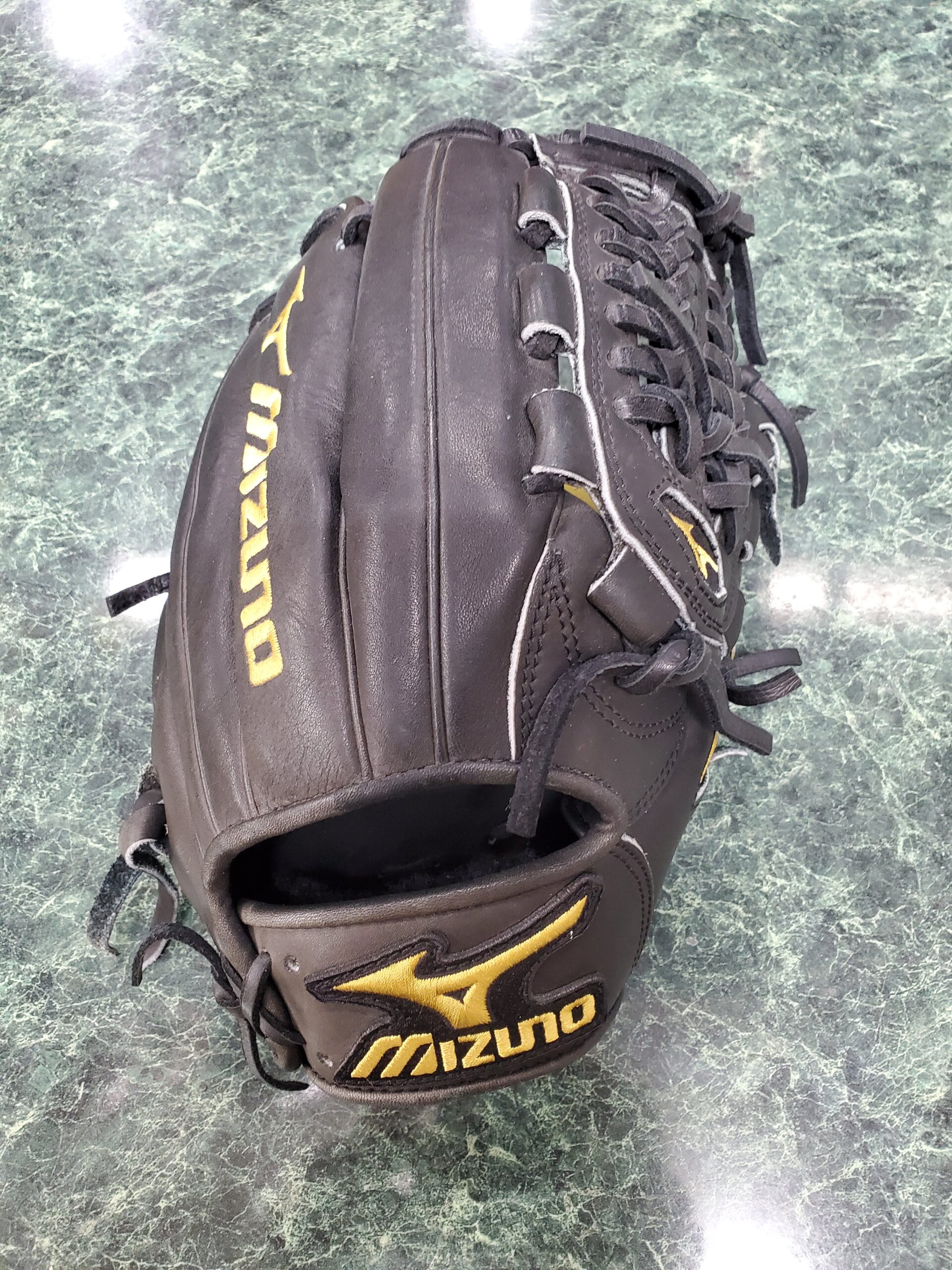 New Mizuno Pro Limited Edition GMP 60BK Right Hand Throw Glove 11.5